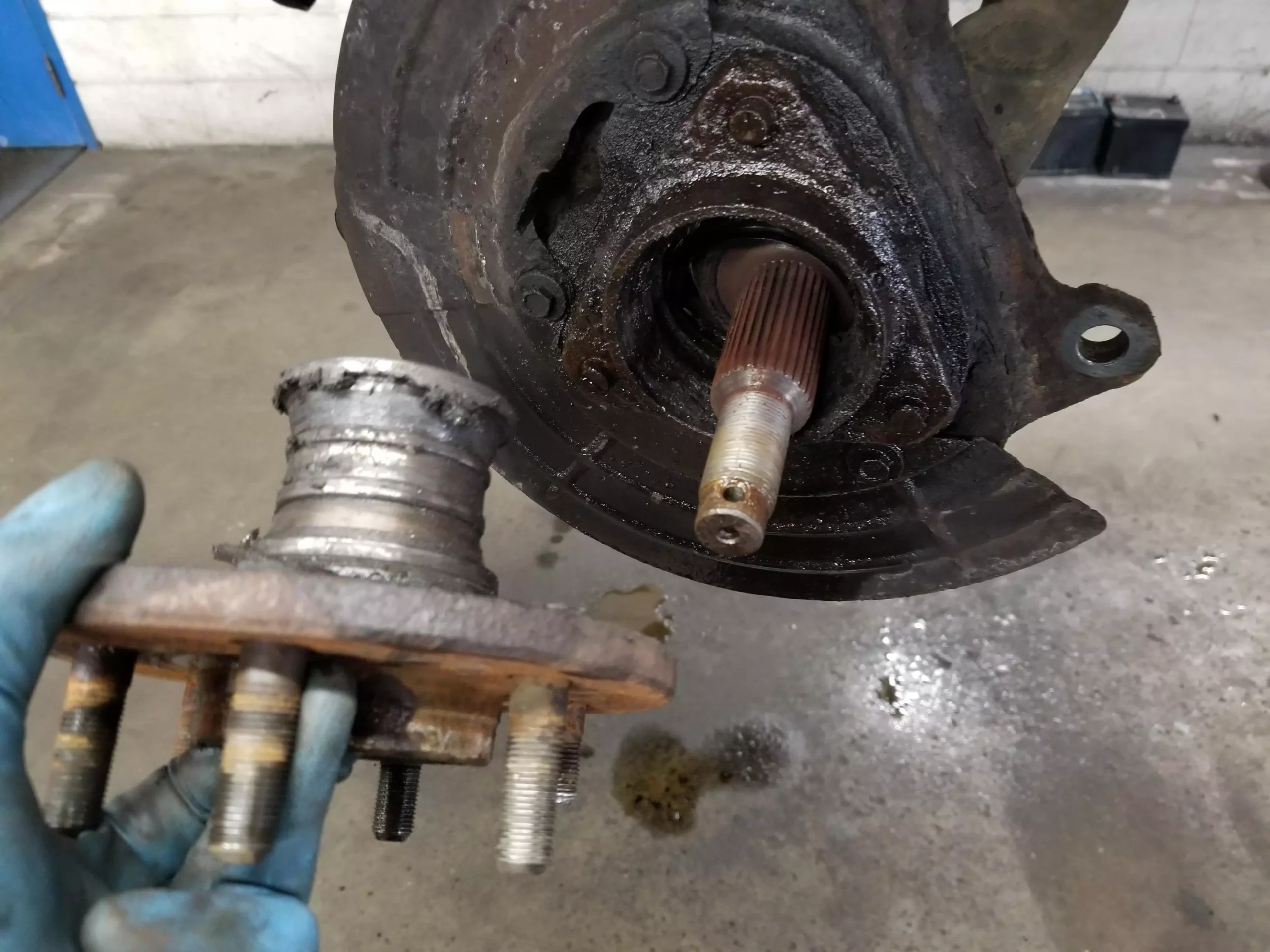 What Are Bad Wheel Bearing Symptoms?